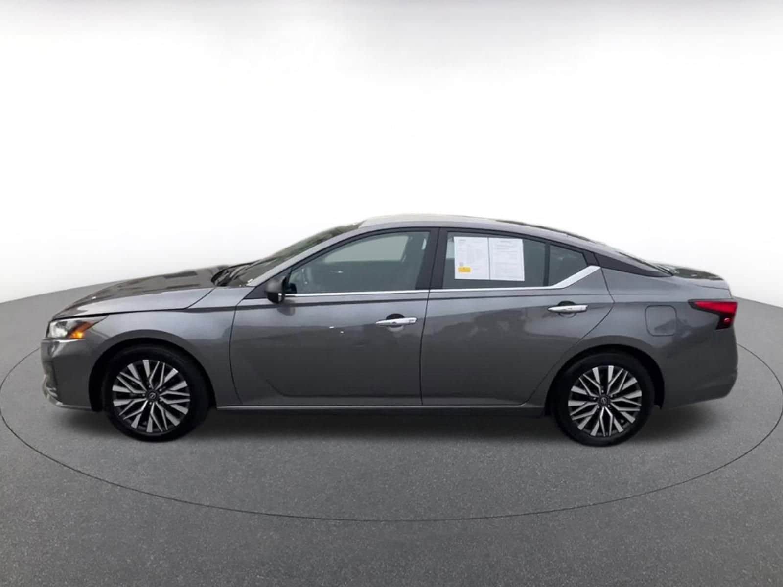 Thumbnail: 2025 Nissan Altima - 9