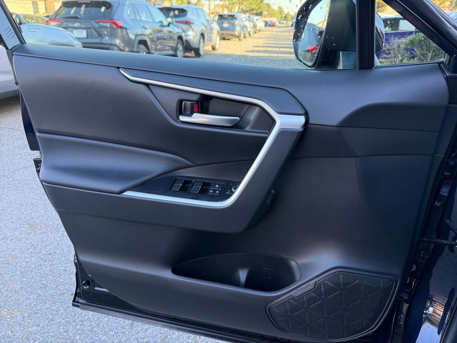 Thumbnail: 2025 Toyota RAV4 - 20