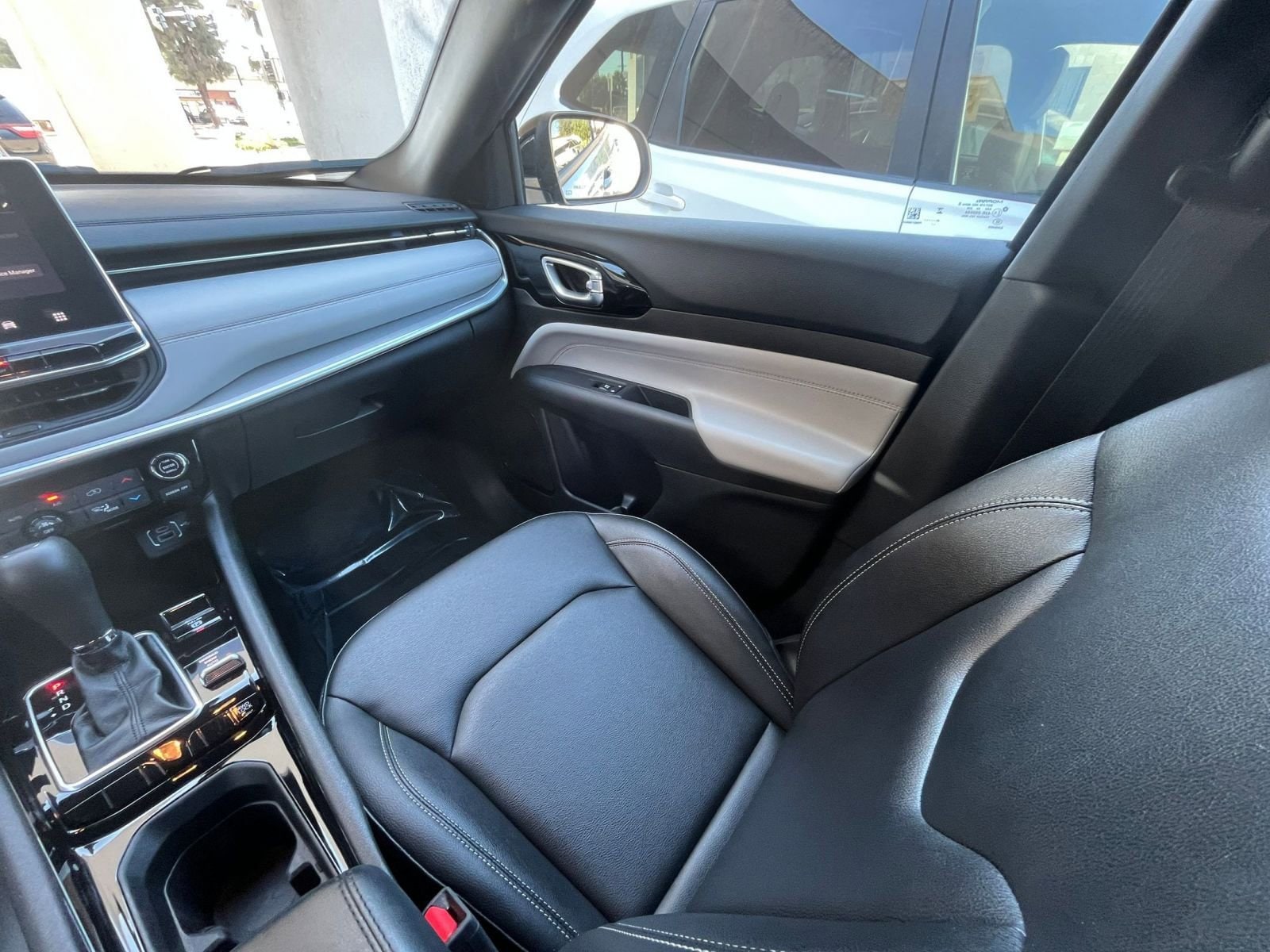 Thumbnail: 2025 Jeep Compass - 35