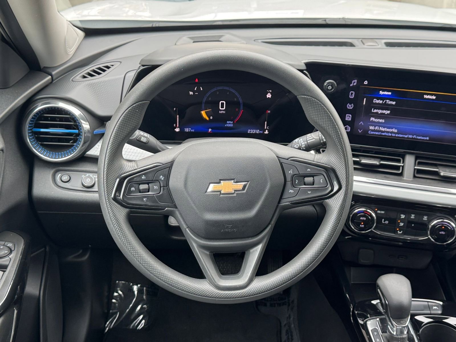 Thumbnail: 2025 Chevrolet Trax - 27