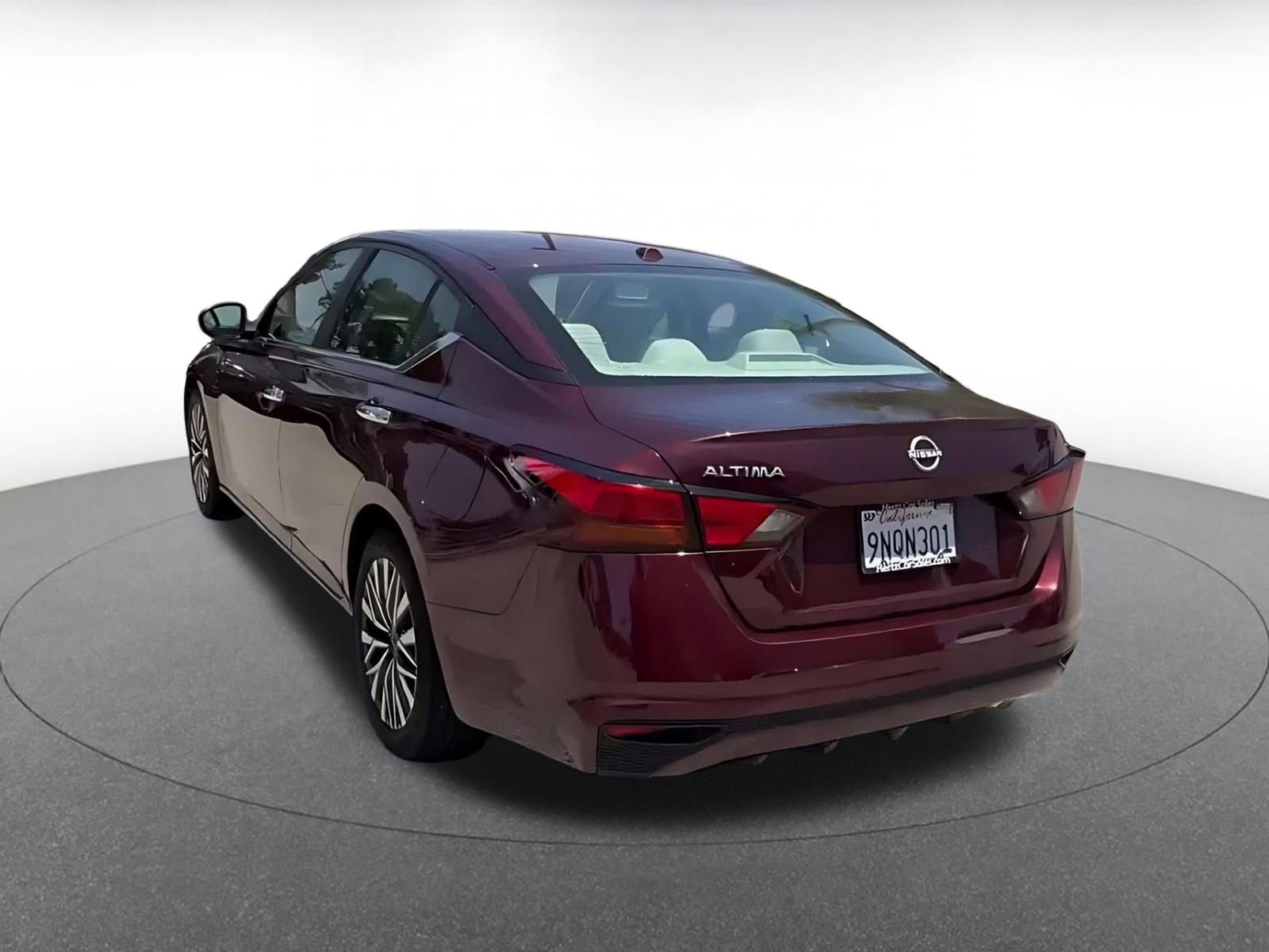 Thumbnail: 2025 Nissan Altima - 10