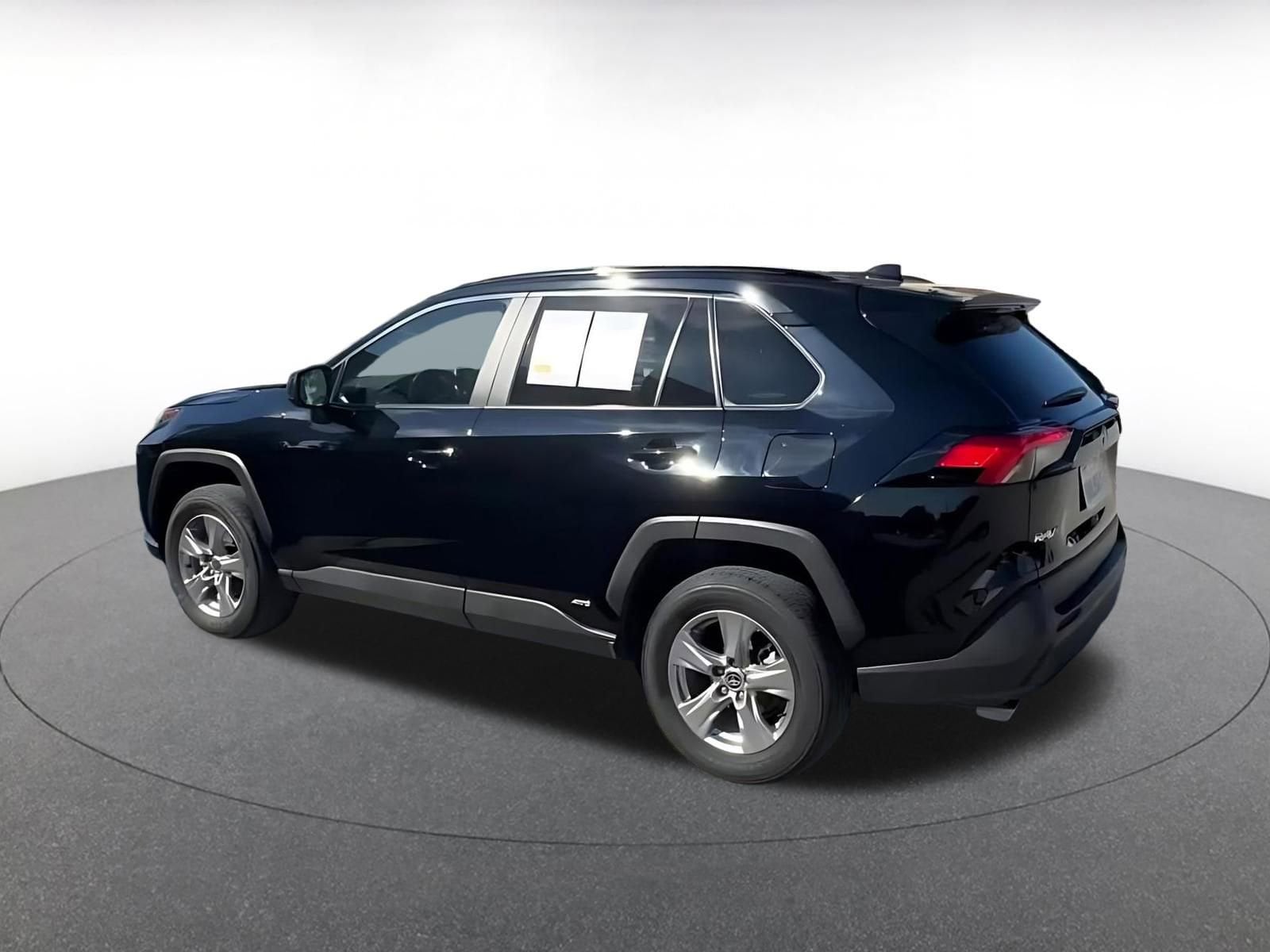 Thumbnail: 2025 Toyota RAV4 - 10