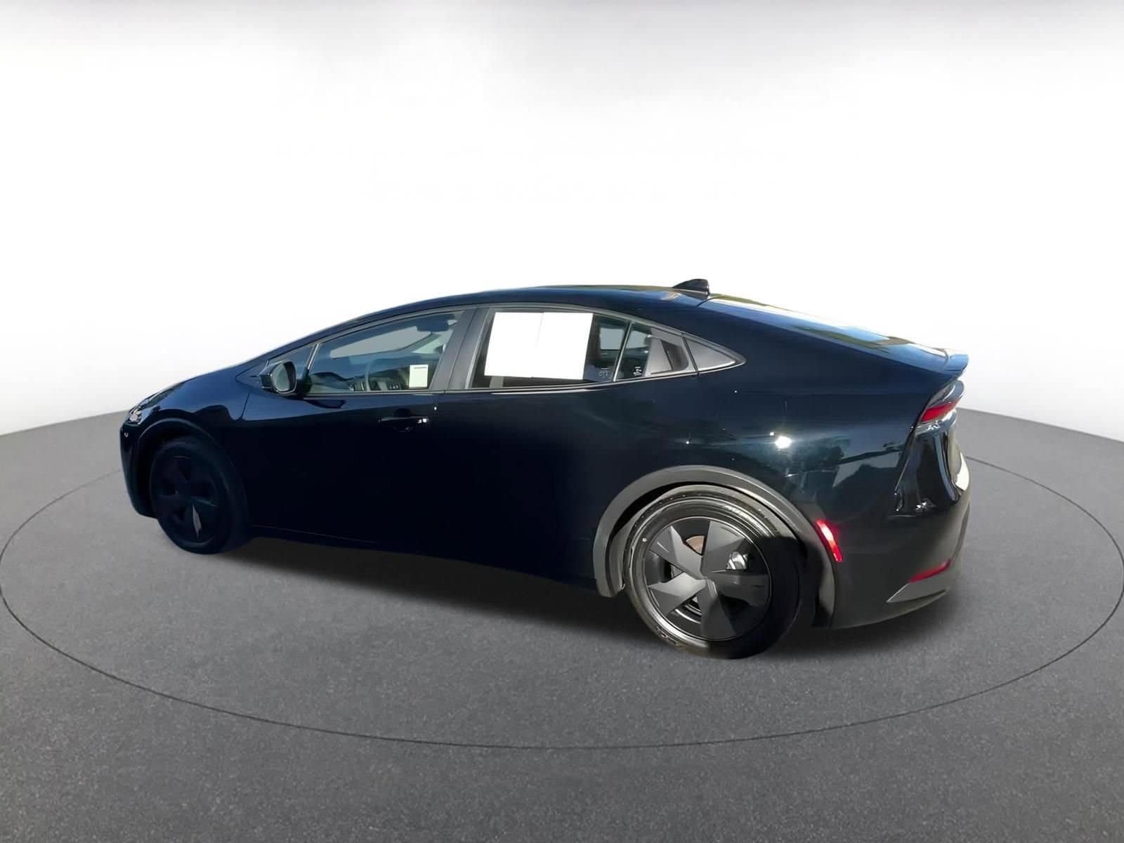 Thumbnail: 2025 Toyota Prius - 9