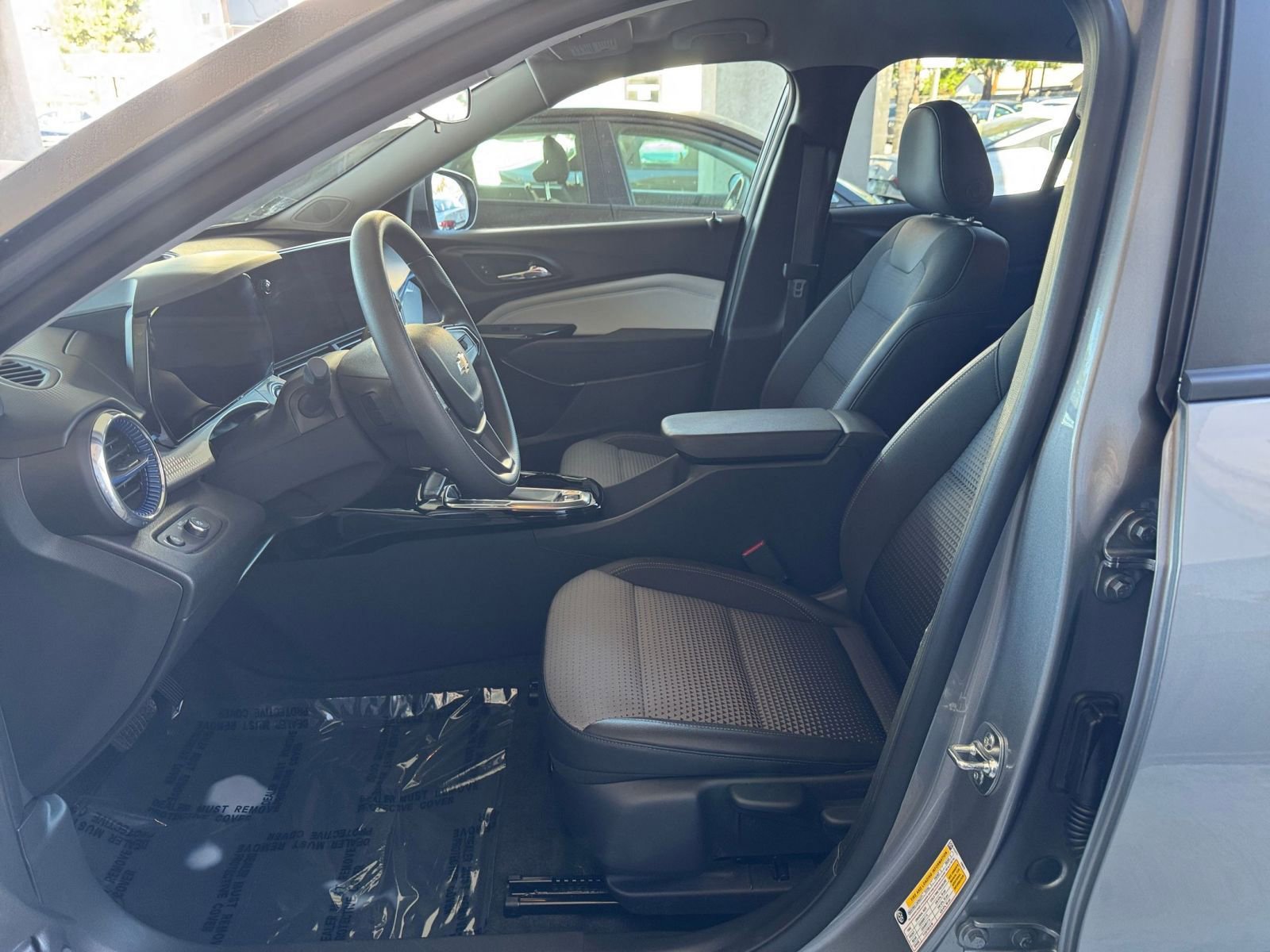 Thumbnail: 2025 Chevrolet Trax - 27