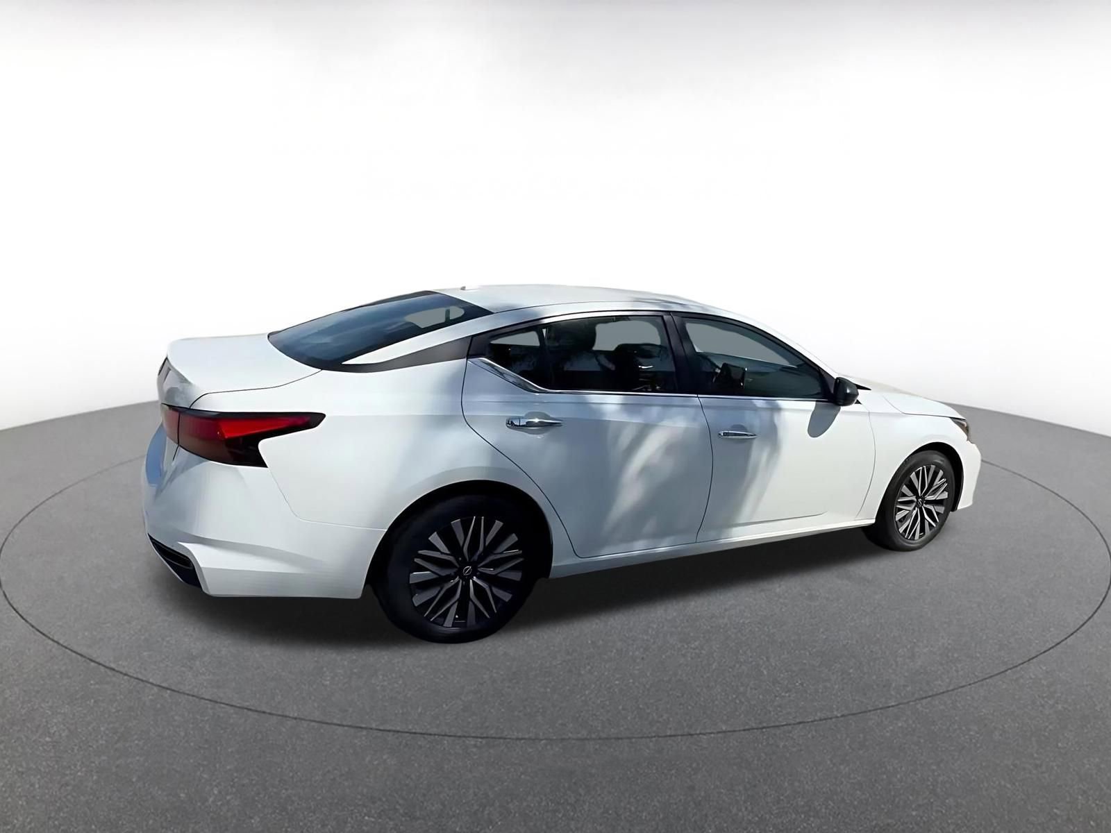 Thumbnail: 2025 Nissan Altima - 15