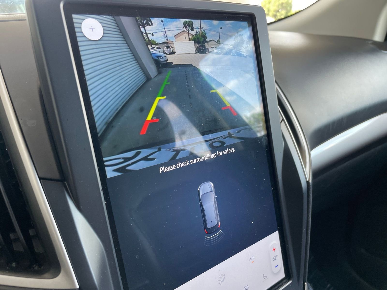 Thumbnail: 2023 Ford Edge - 17