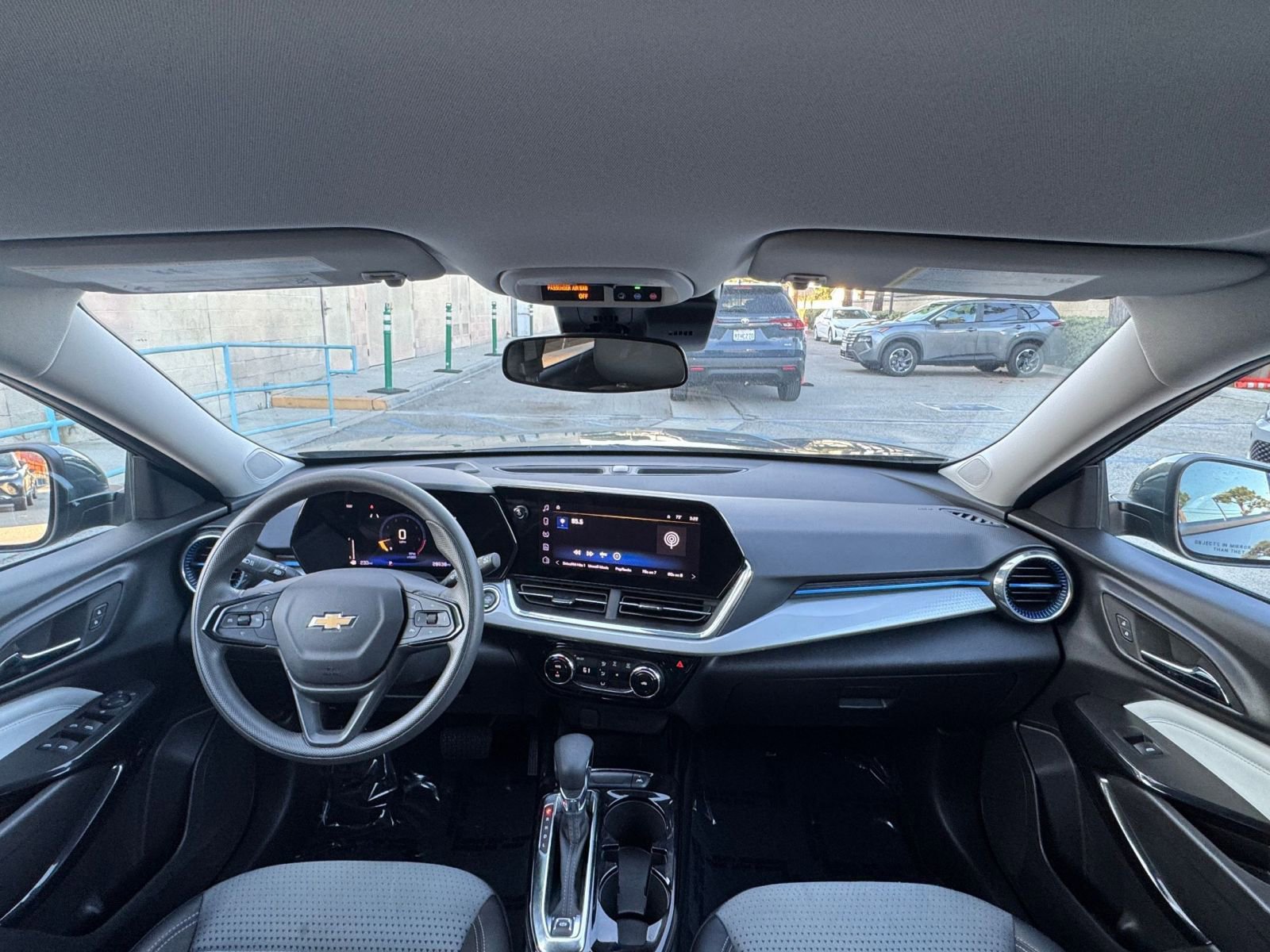 Thumbnail: 2025 Chevrolet Trax - 32