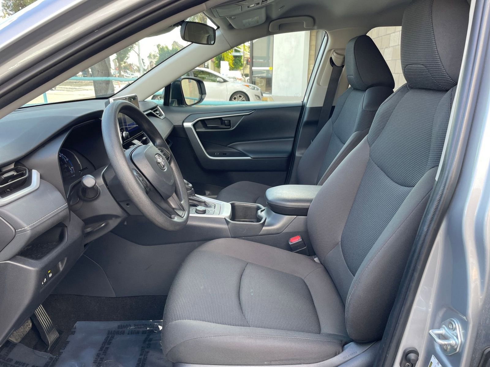 Thumbnail: 2025 Toyota RAV4 - 27