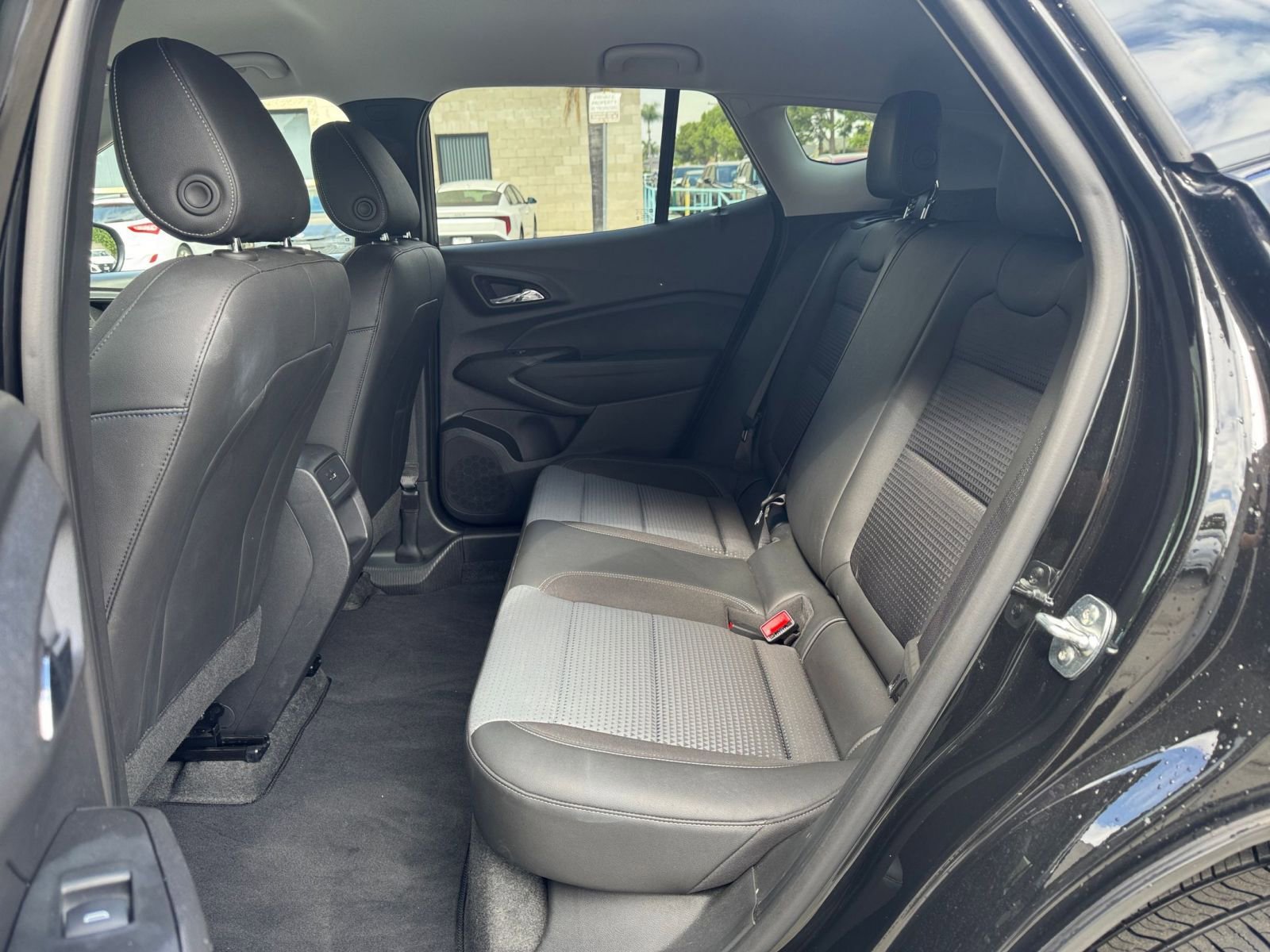 Thumbnail: 2025 Chevrolet Trax - 25