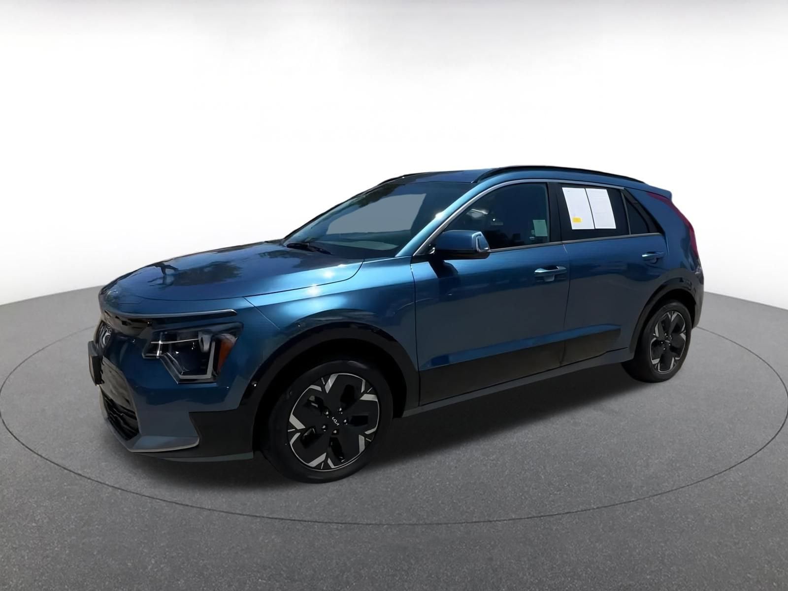 Thumbnail: 2023 Kia Niro - 7