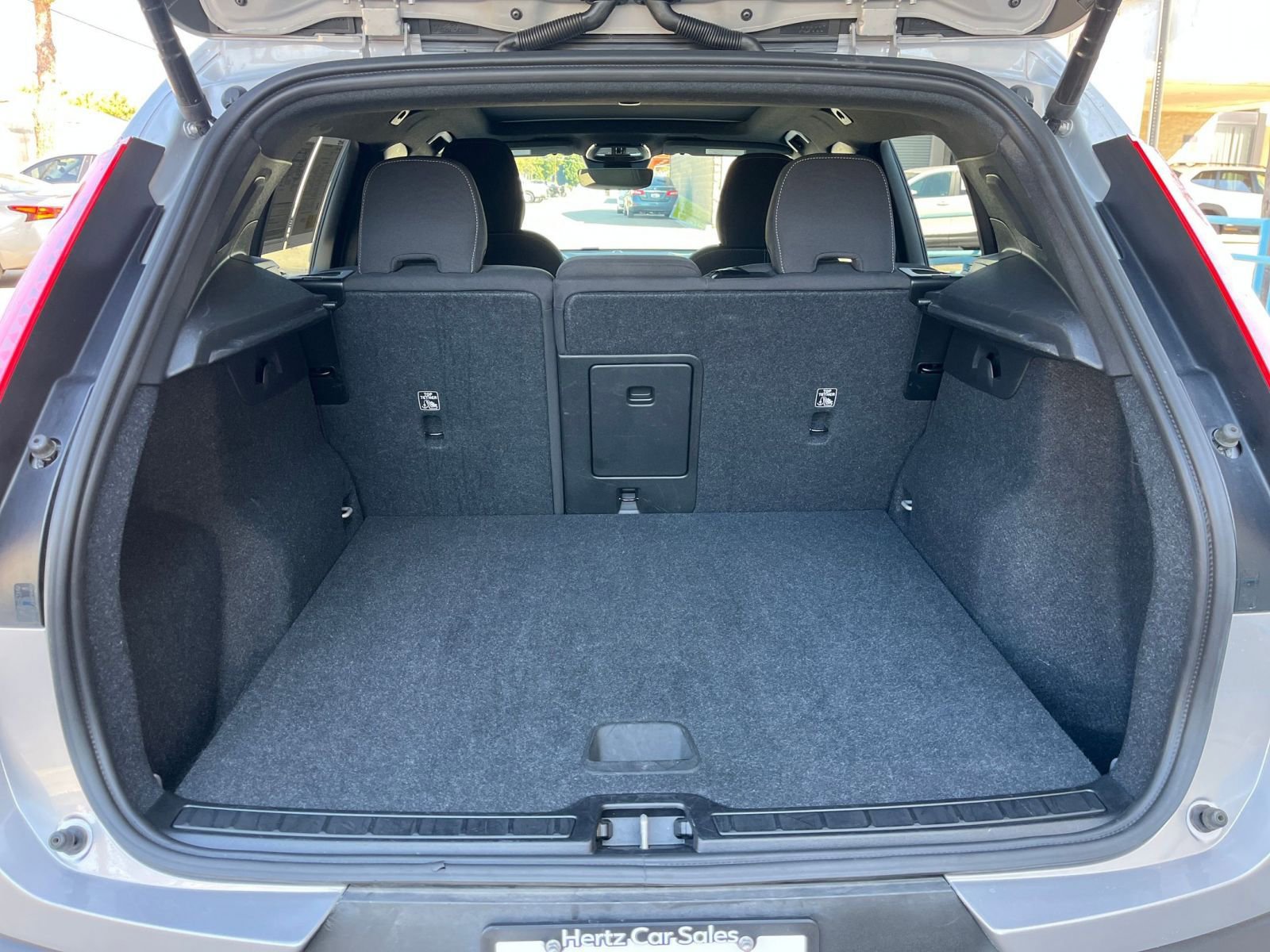 Thumbnail: 2024 Volvo XC40 - 31