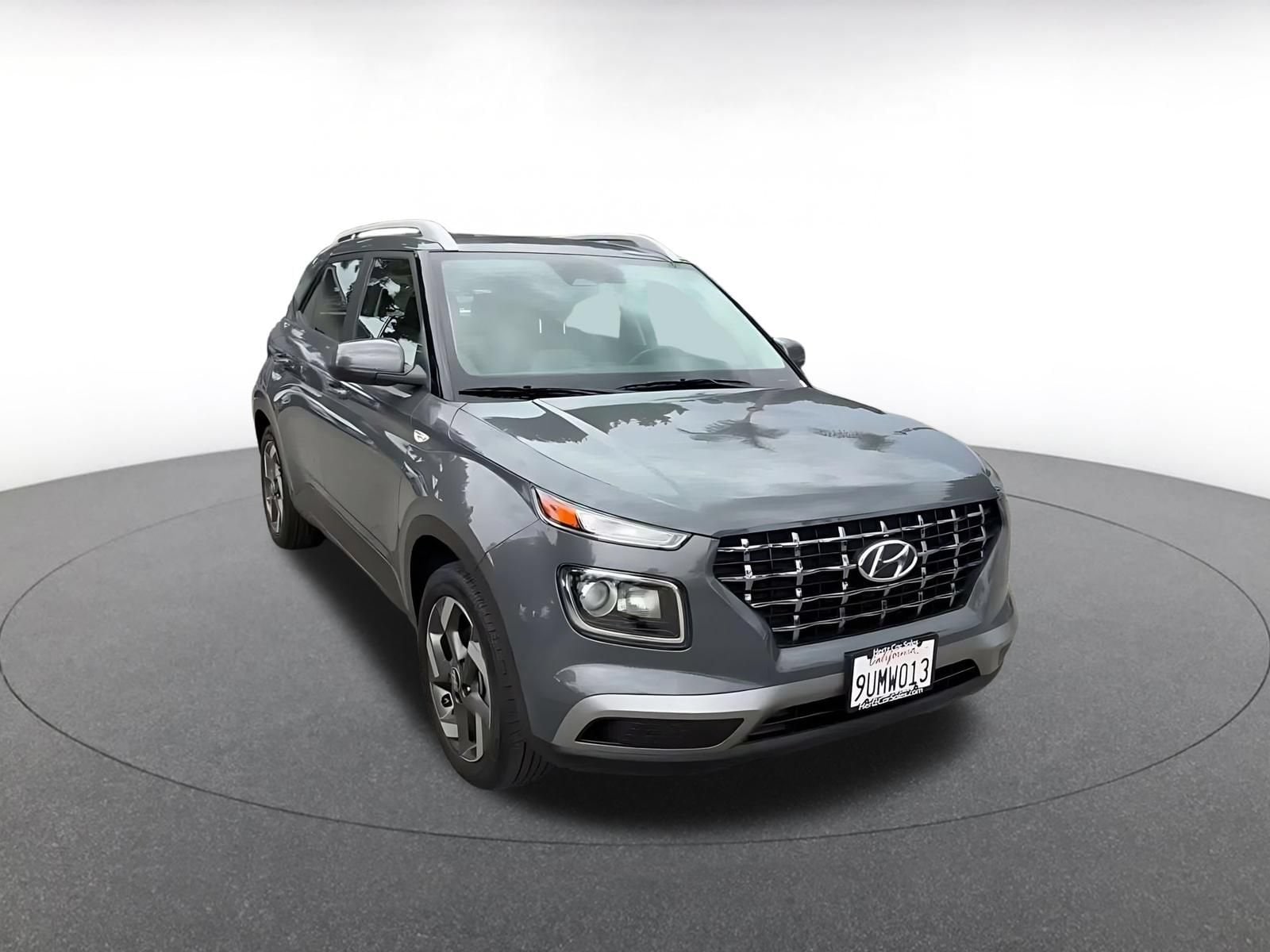 Thumbnail: 2025 Hyundai Venue - 3