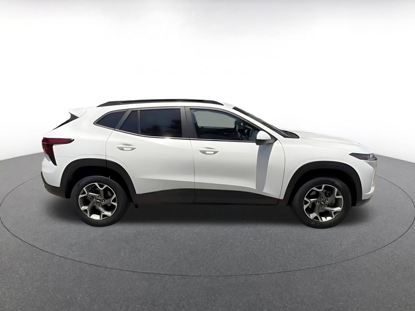 Thumbnail: 2025 Chevrolet Trax - 16