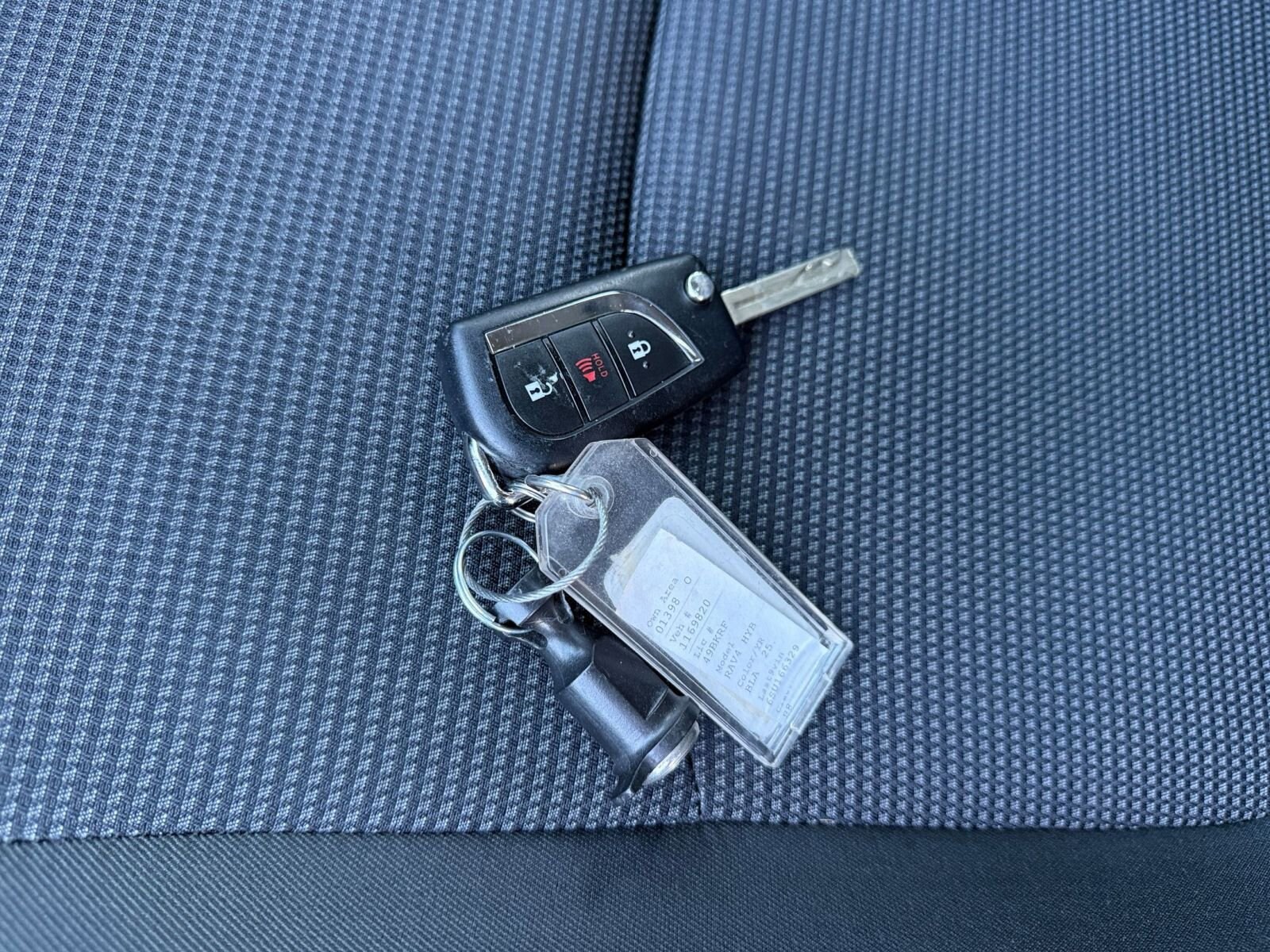 Thumbnail: 2025 Toyota RAV4 - 21