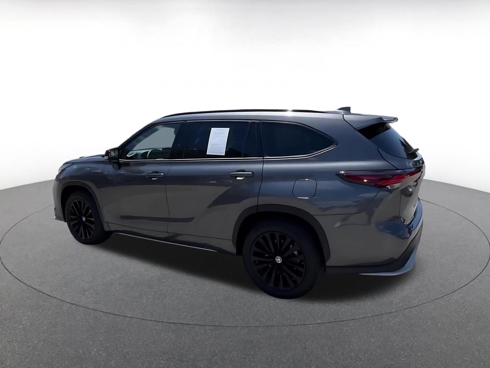 Thumbnail: 2025 Toyota Highlander - 10
