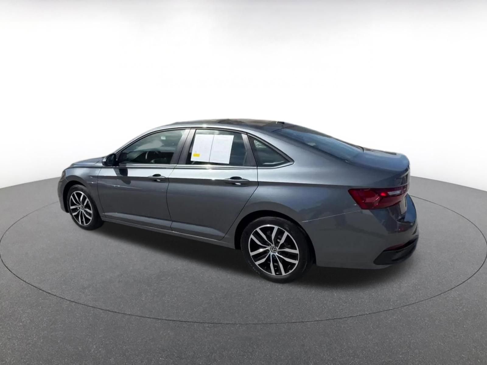 Thumbnail: 2025 Volkswagen Jetta - 10