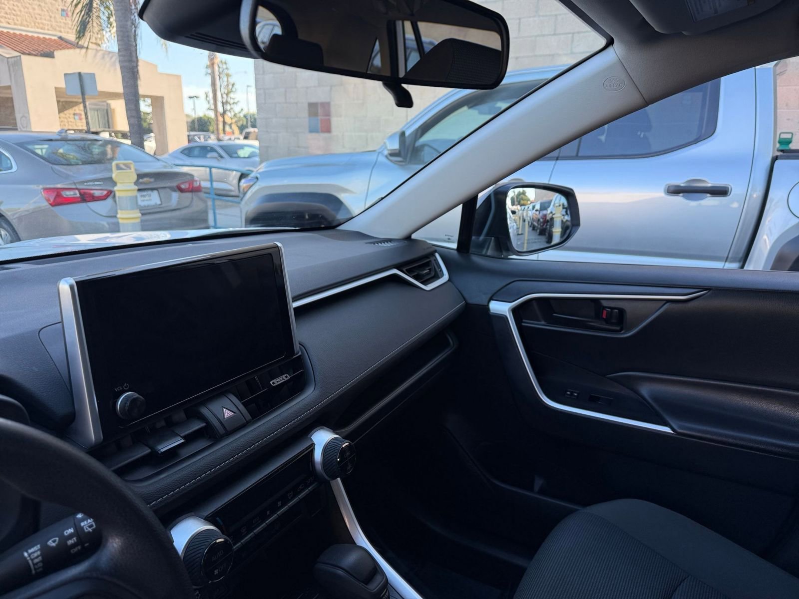 Thumbnail: 2025 Toyota RAV4 - 34