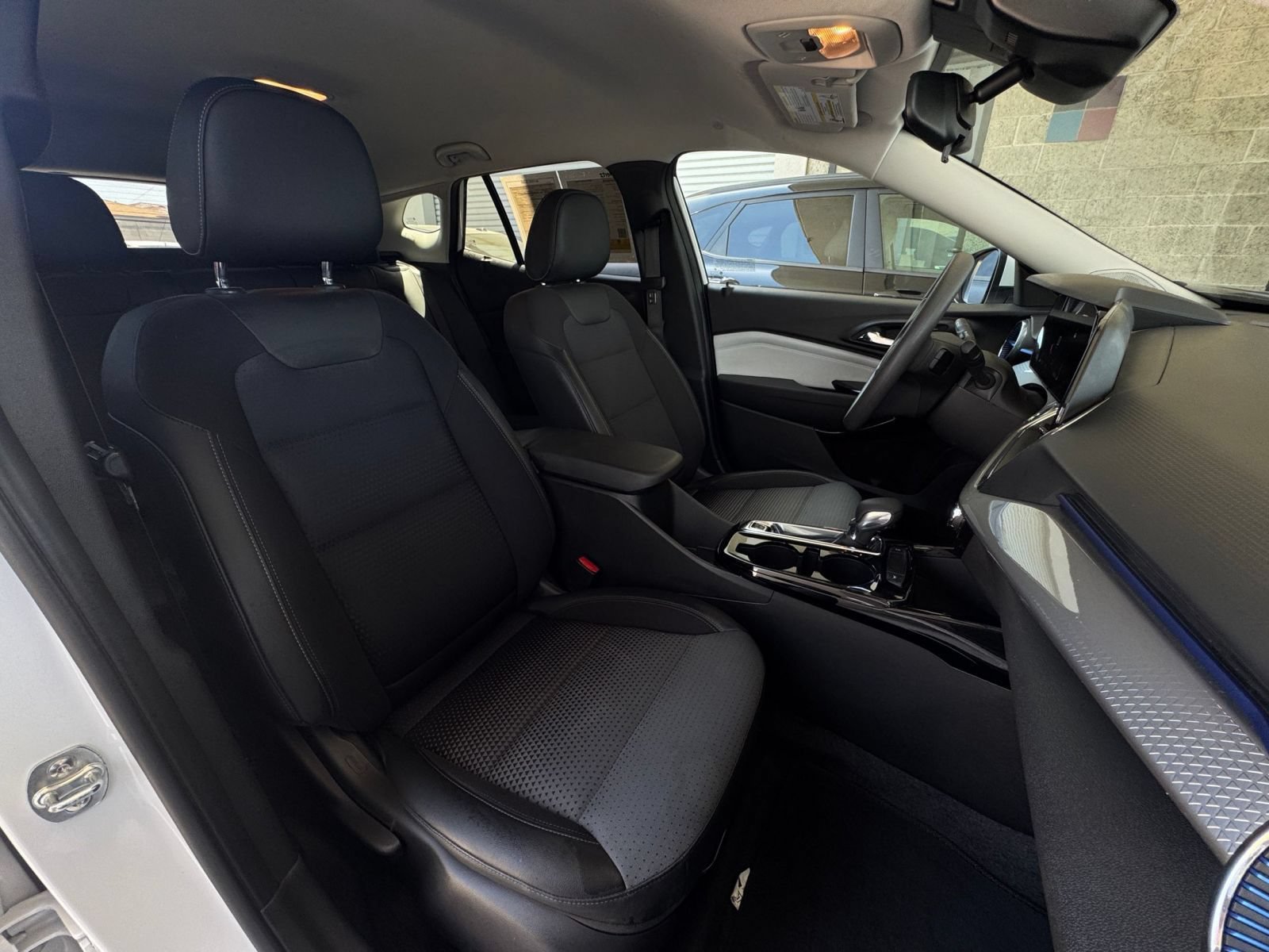 Thumbnail: 2025 Chevrolet Trax - 31