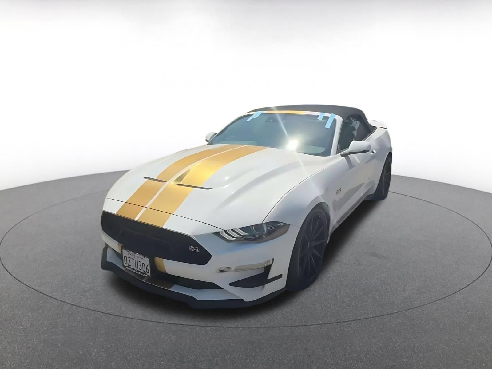 Thumbnail: 2022 Ford Mustang - 6