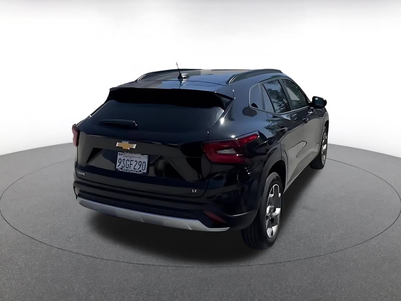 Thumbnail: 2025 Chevrolet Trax - 14