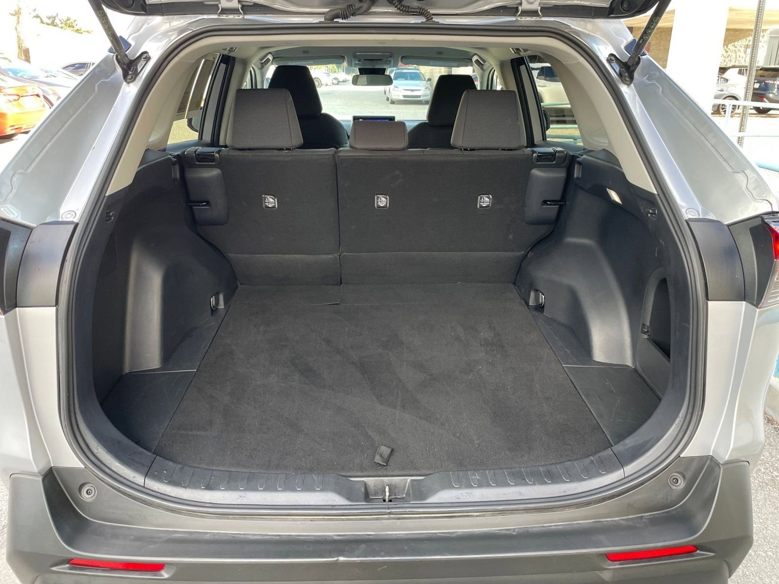 Thumbnail: 2025 Toyota RAV4 - 31