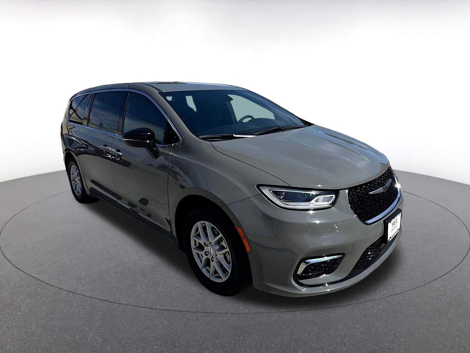 Thumbnail: 2025 Chrysler Pacifica - 1