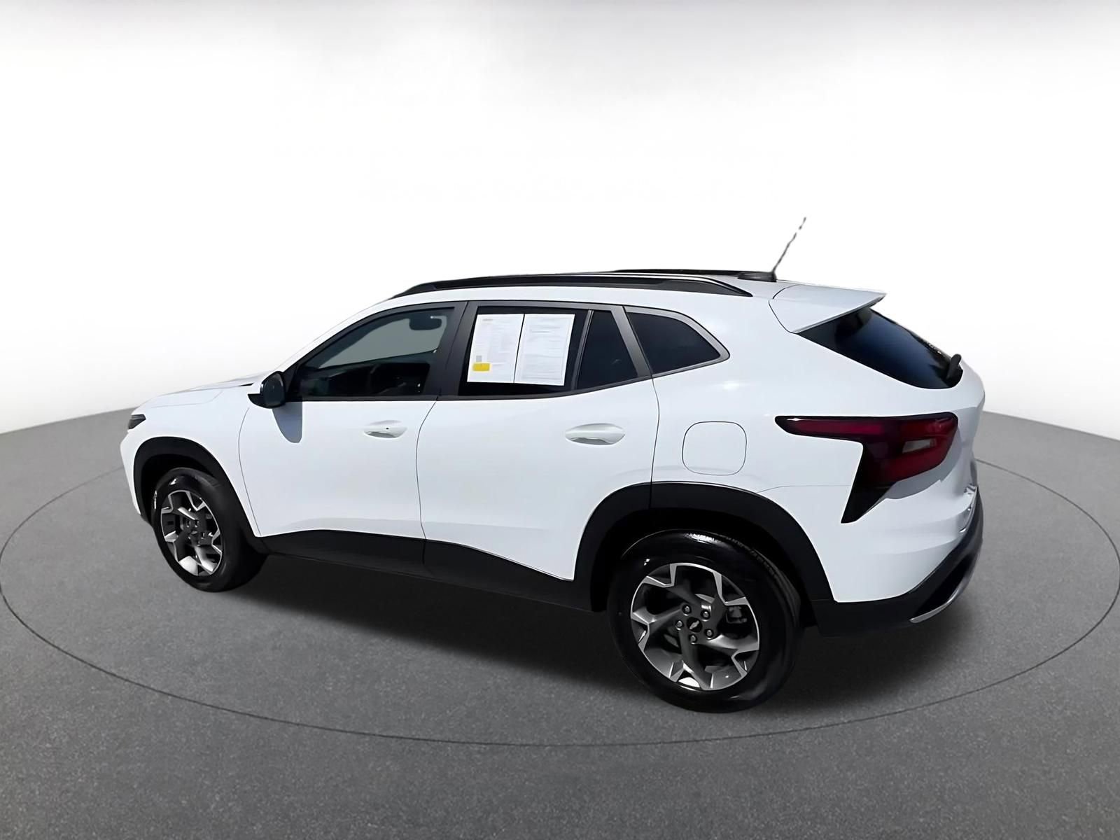 Thumbnail: 2025 Chevrolet Trax - 10