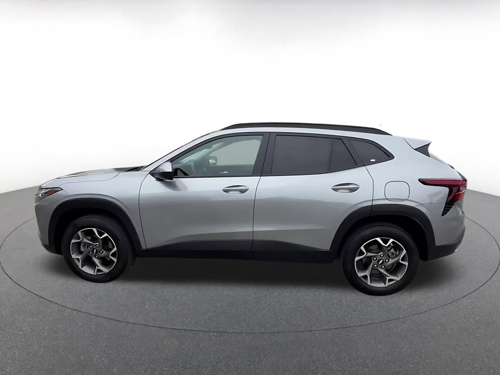 Thumbnail: 2025 Chevrolet Trax - 9