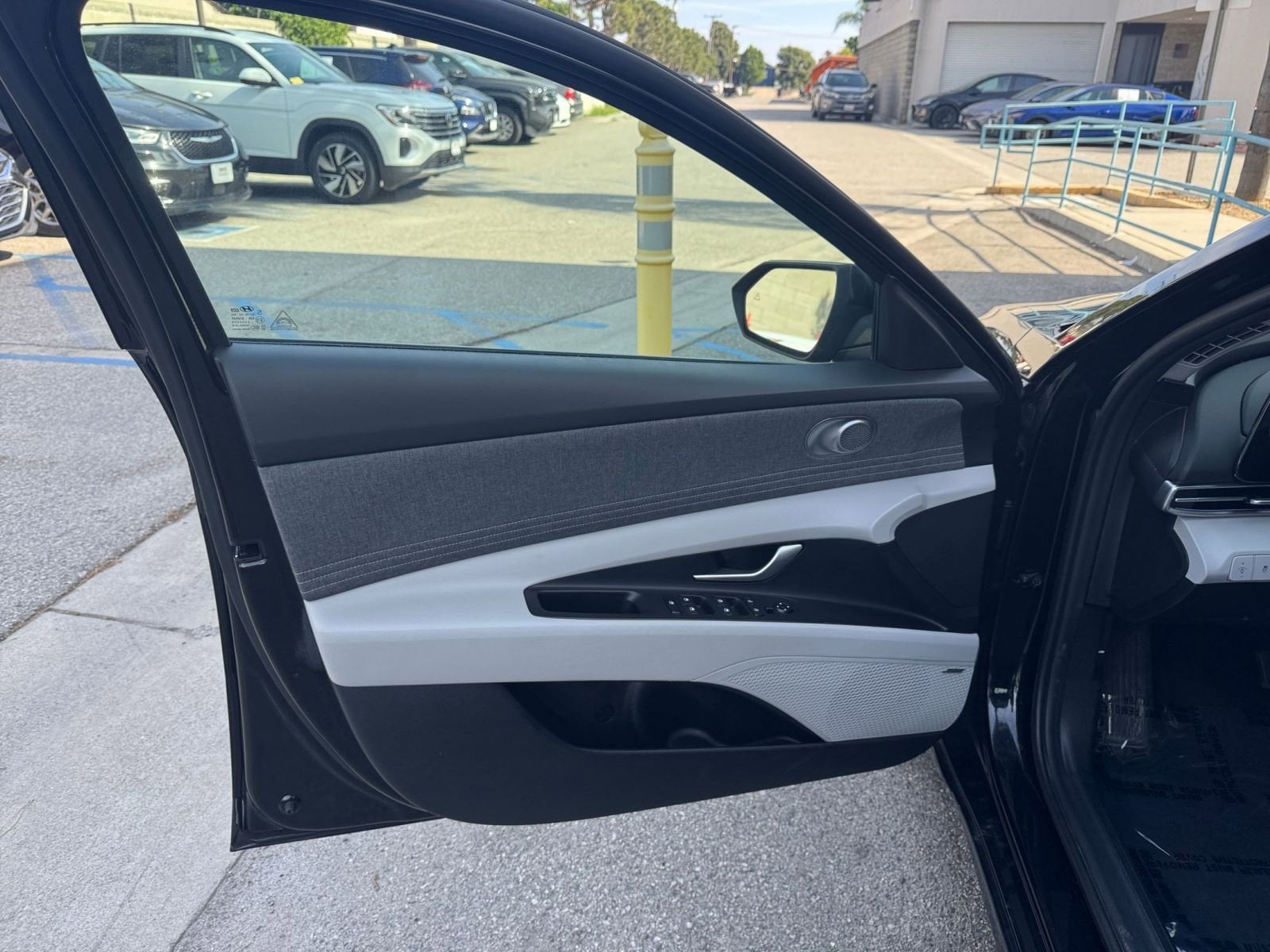 Thumbnail: 2025 Hyundai Elantra - 18