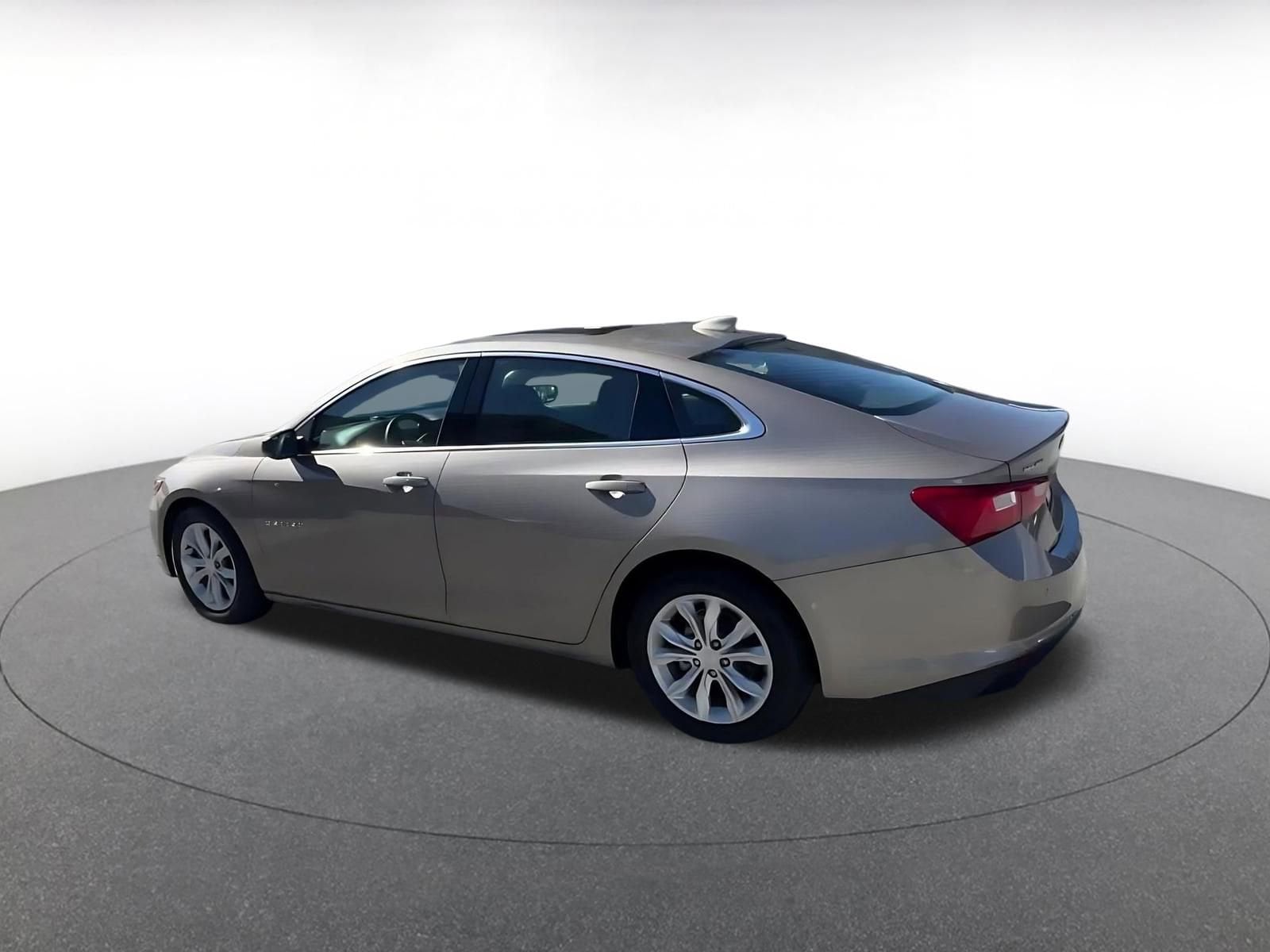 Thumbnail: 2024 Chevrolet Malibu - 10