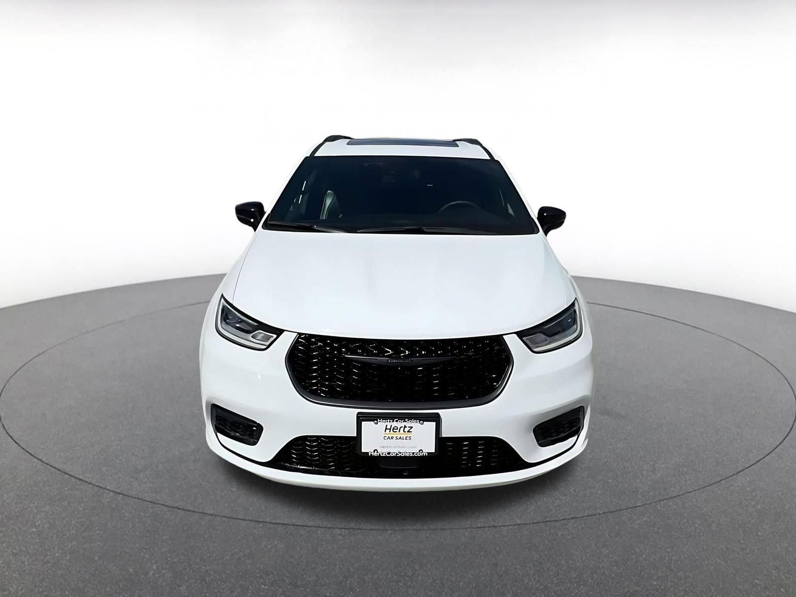 Thumbnail: 2025 Chrysler Pacifica - 4