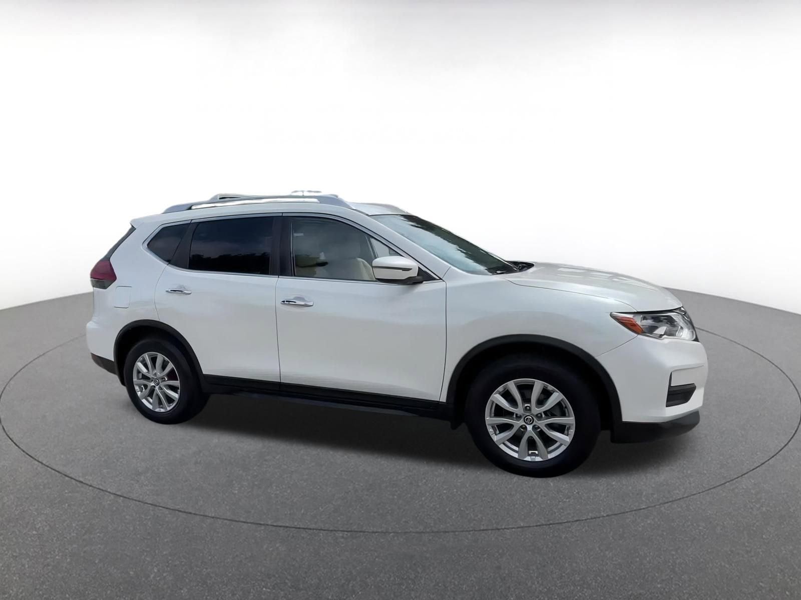 2020 Nissan Rogue SV 2