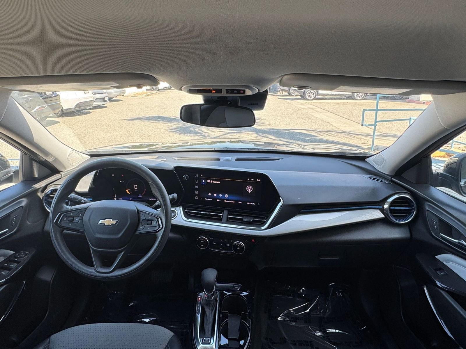 Thumbnail: 2025 Chevrolet Trax - 33
