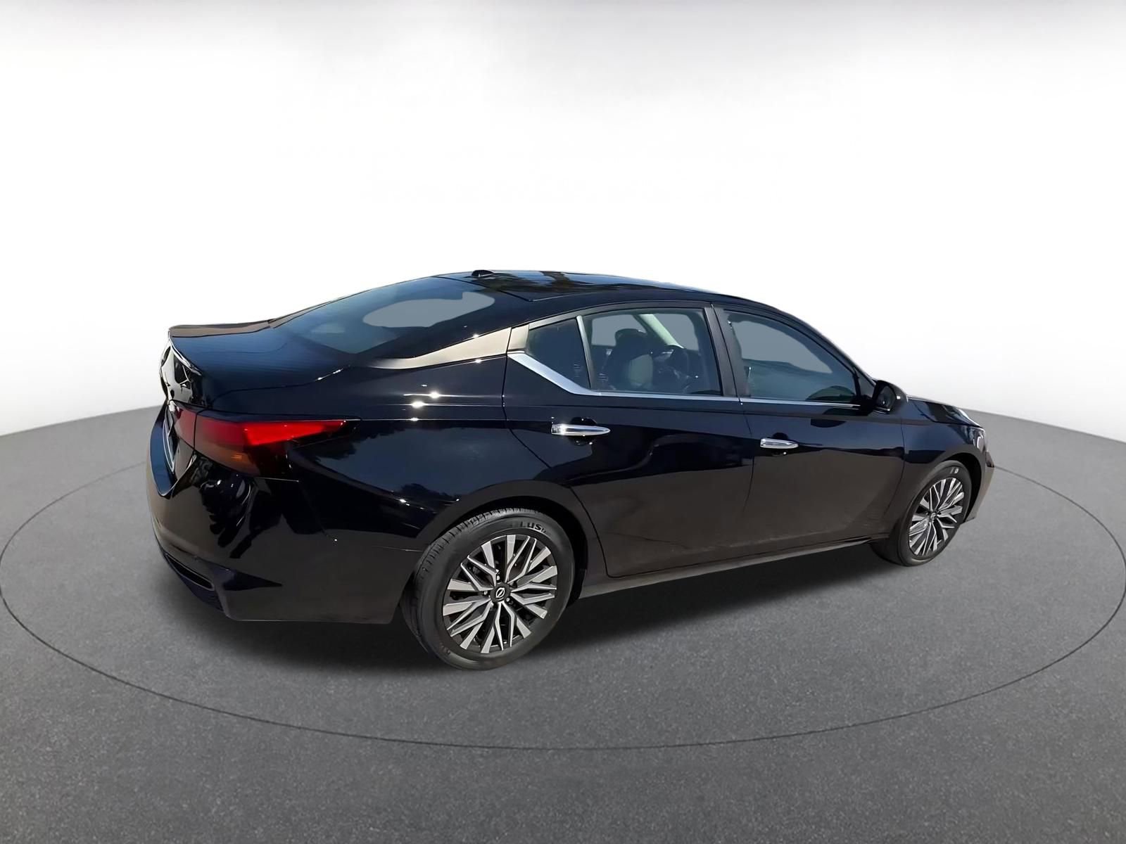 Thumbnail: 2025 Nissan Altima - 14