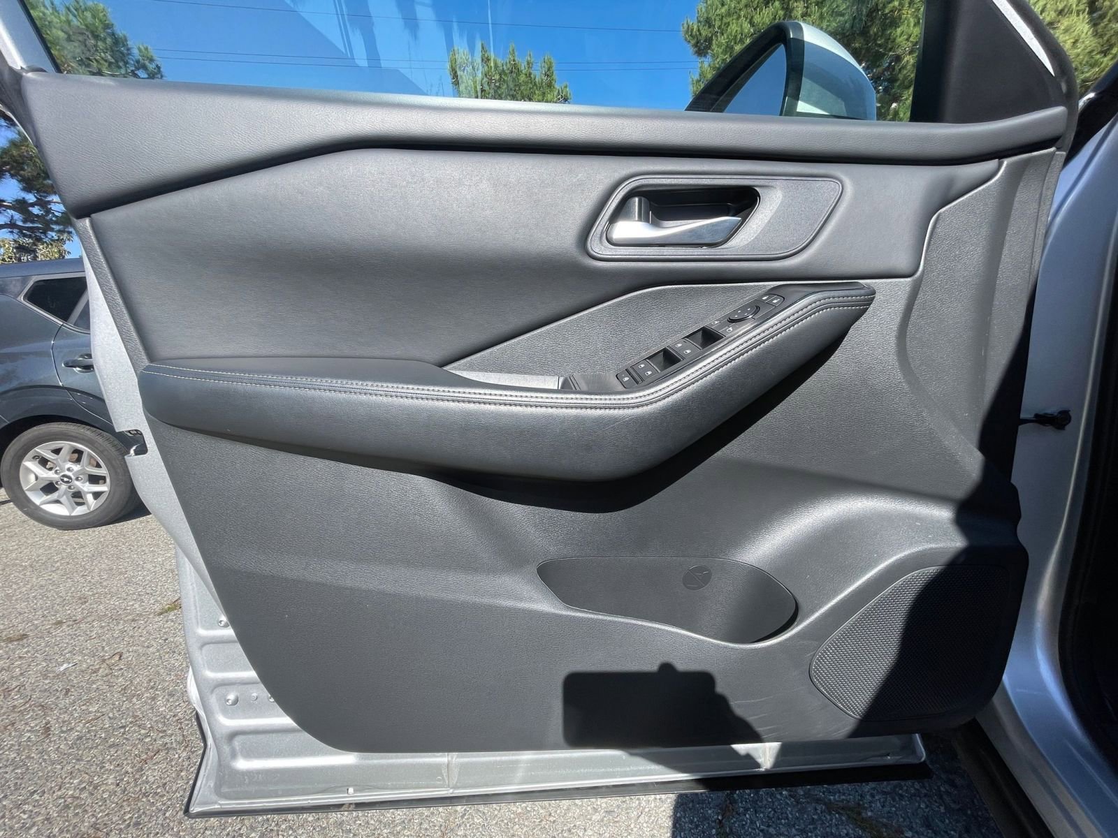 Thumbnail: 2025 Nissan Rogue - 18