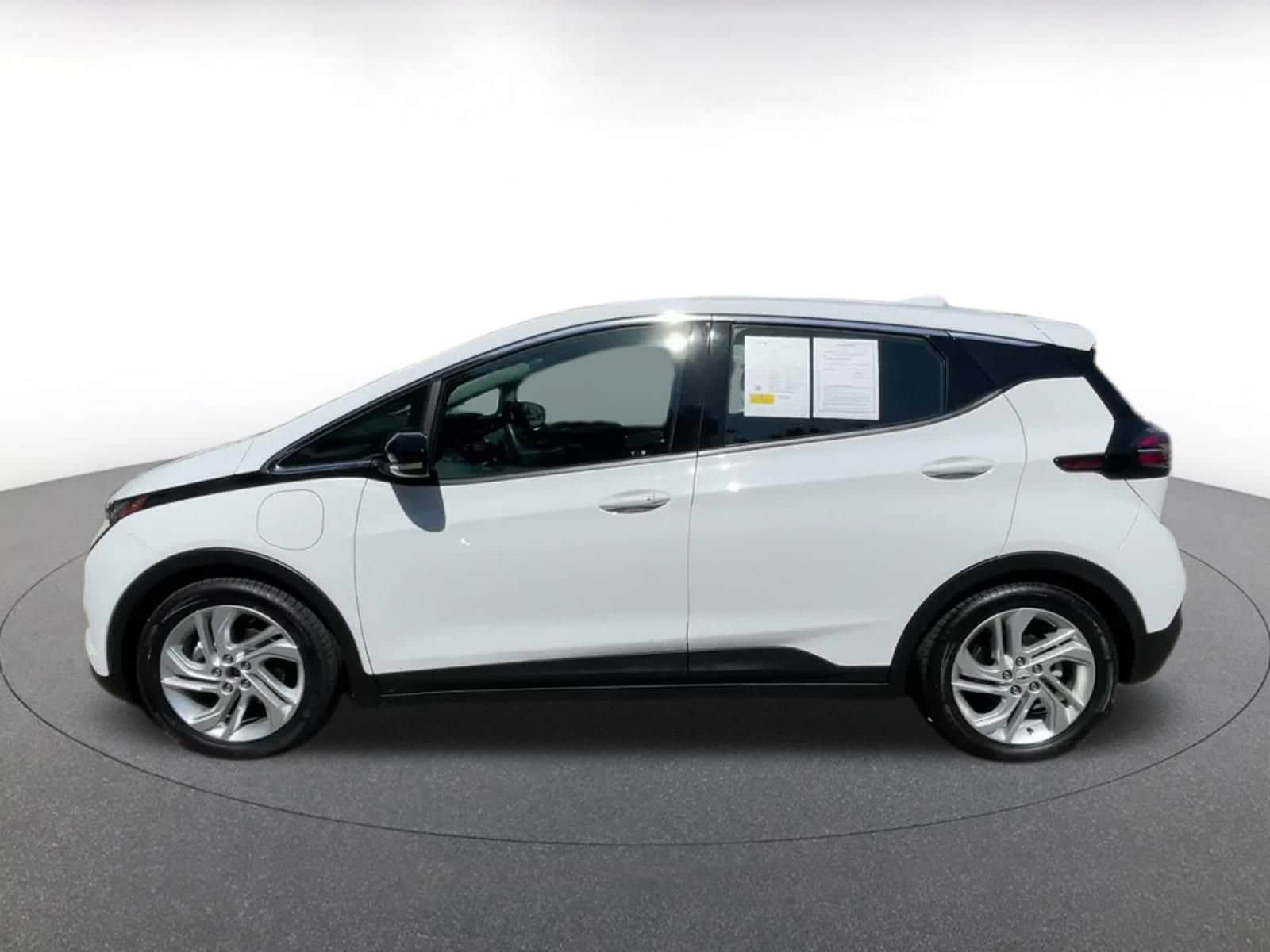 Thumbnail: 2023 Chevrolet Bolt EV - 9