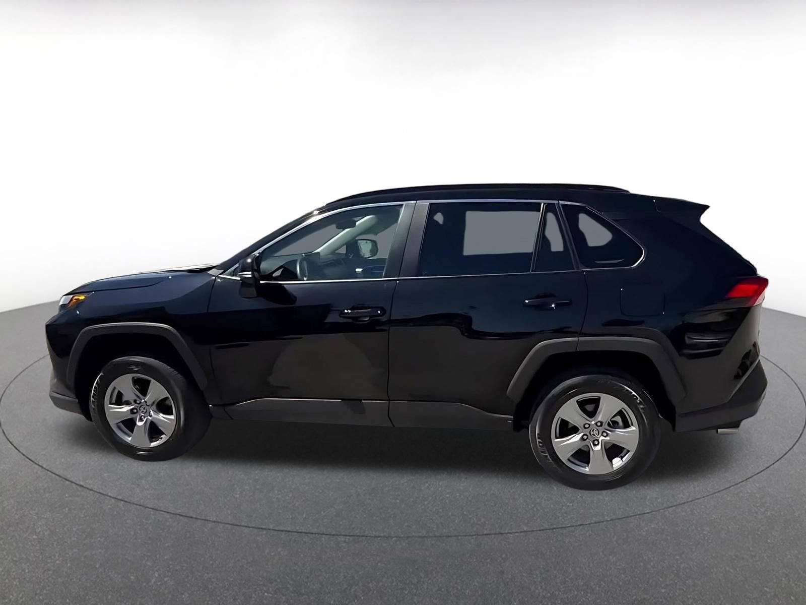 Thumbnail: 2025 Toyota RAV4 - 9