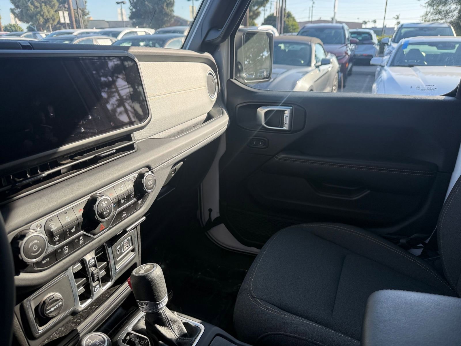 Thumbnail: 2025 Jeep Wrangler - 31