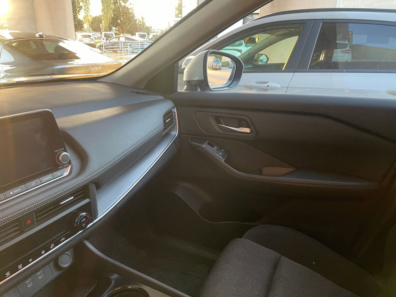 Thumbnail: 2025 Nissan Rogue - 32