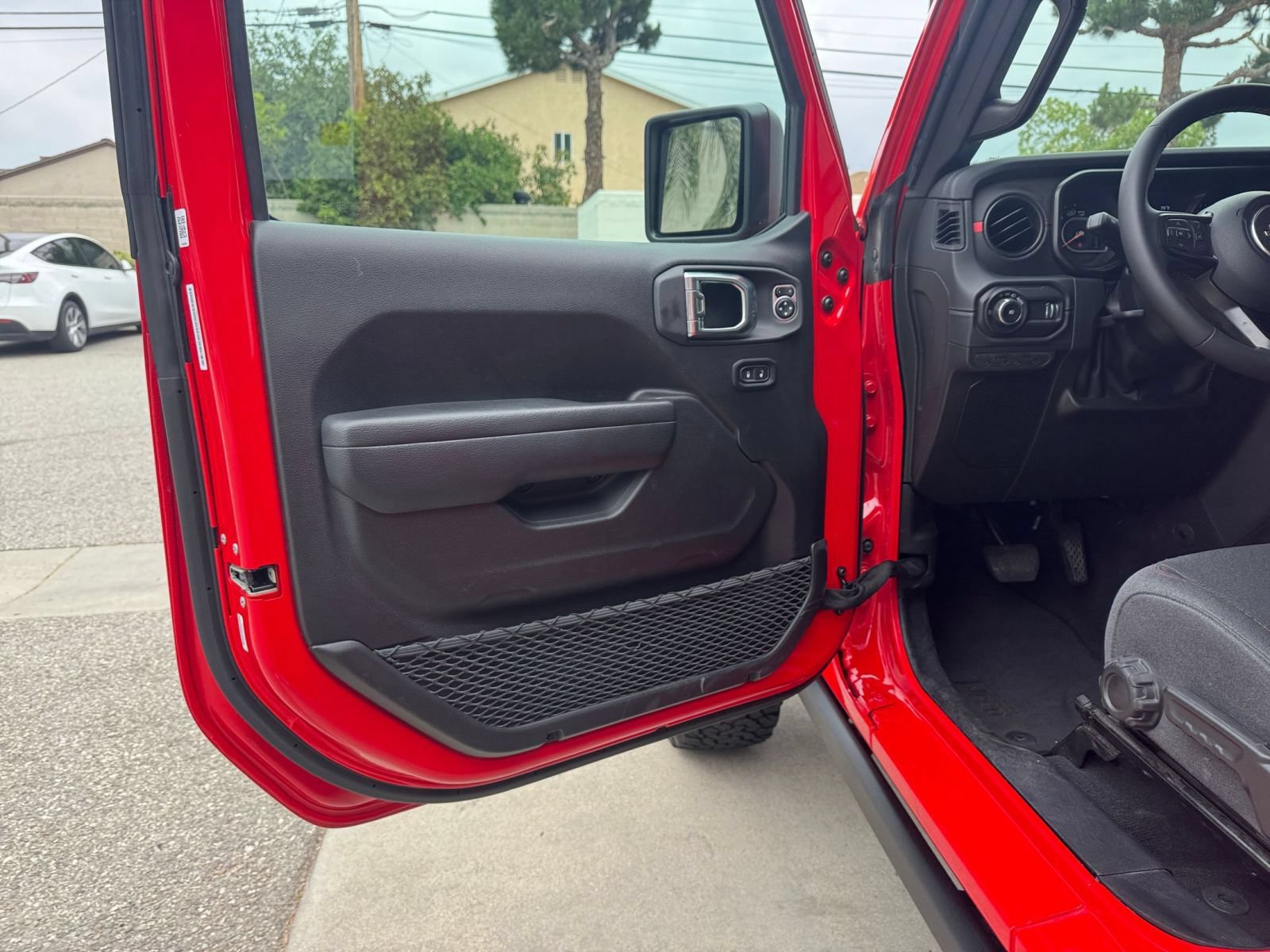 Thumbnail: 2025 Jeep Wrangler - 18