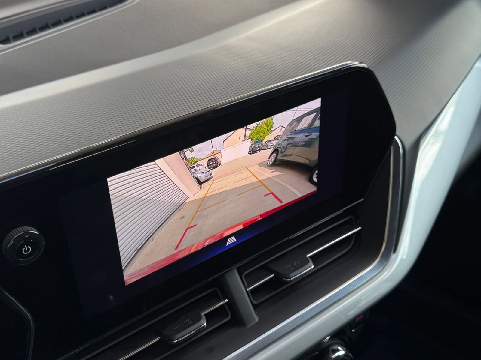 Thumbnail: 2025 Chevrolet Trax - 23