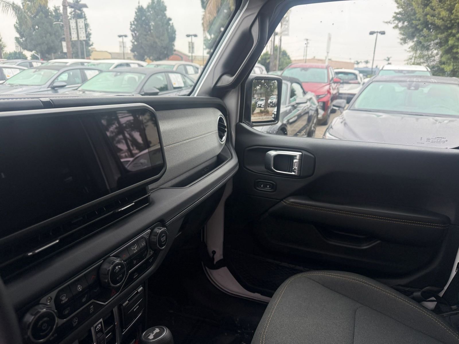 Thumbnail: 2025 Jeep Wrangler - 31