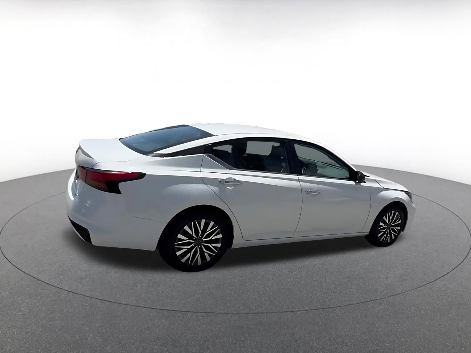 Thumbnail: 2025 Nissan Altima - 15