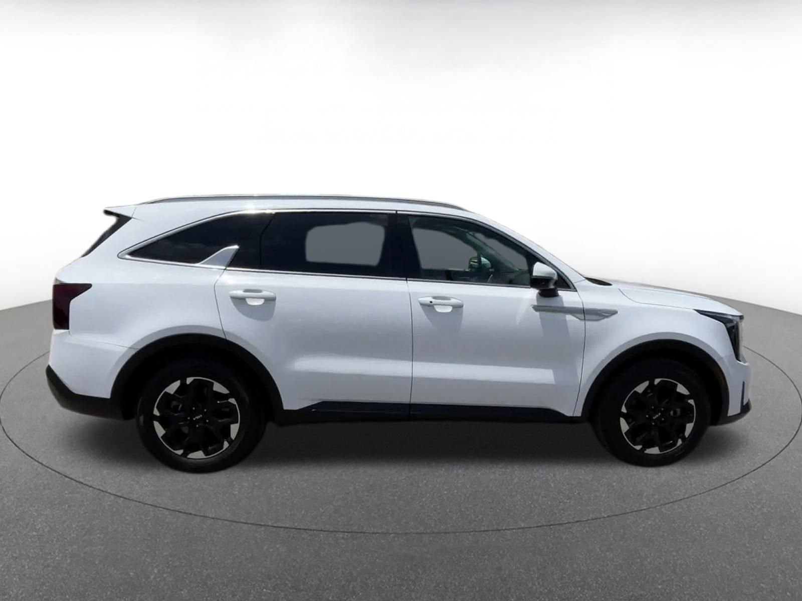Thumbnail: 2024 Kia Sorento - 16