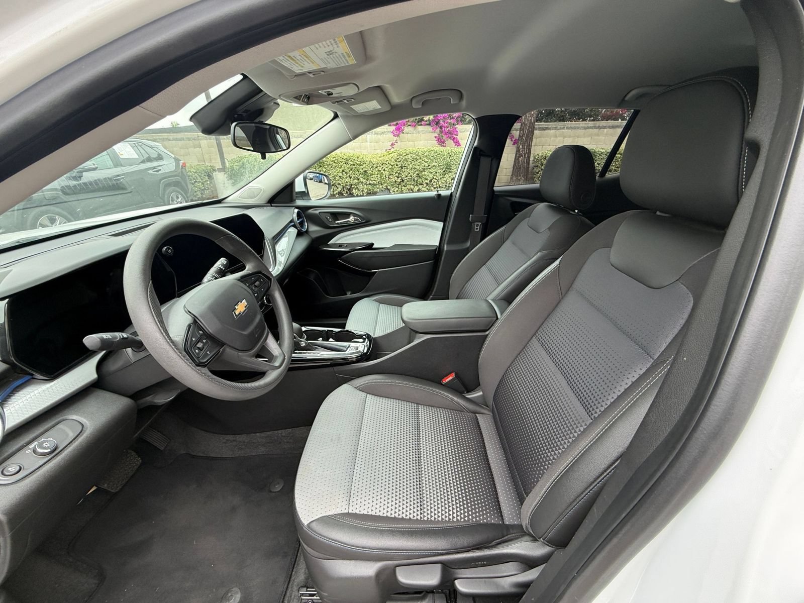 Thumbnail: 2025 Chevrolet Trax - 24