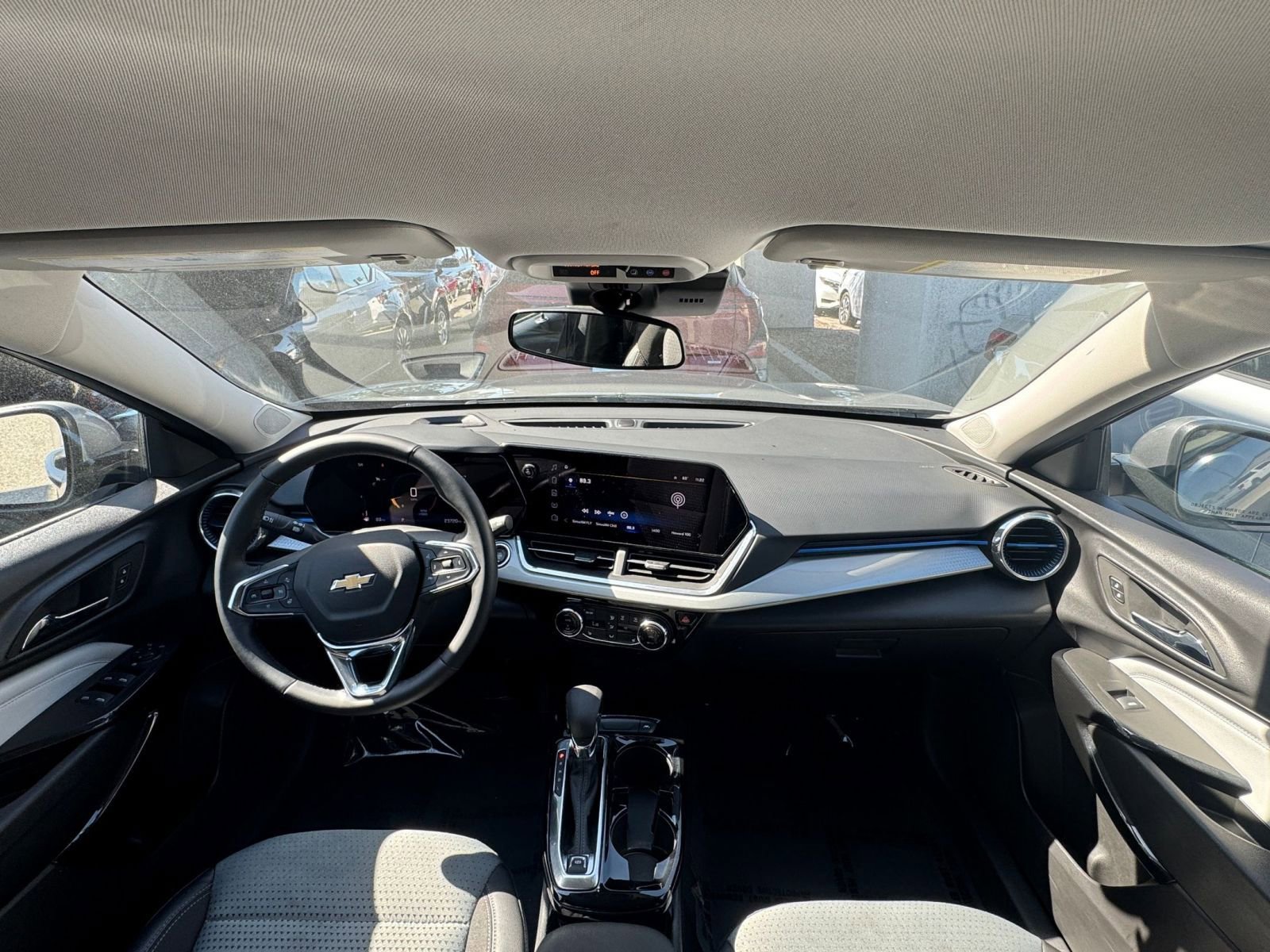 Thumbnail: 2025 Chevrolet Trax - 33