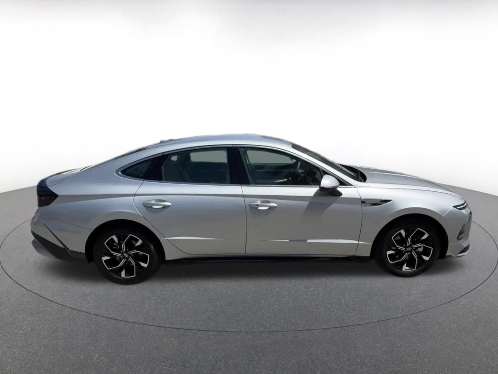 Thumbnail: 2025 Hyundai Sonata - 16