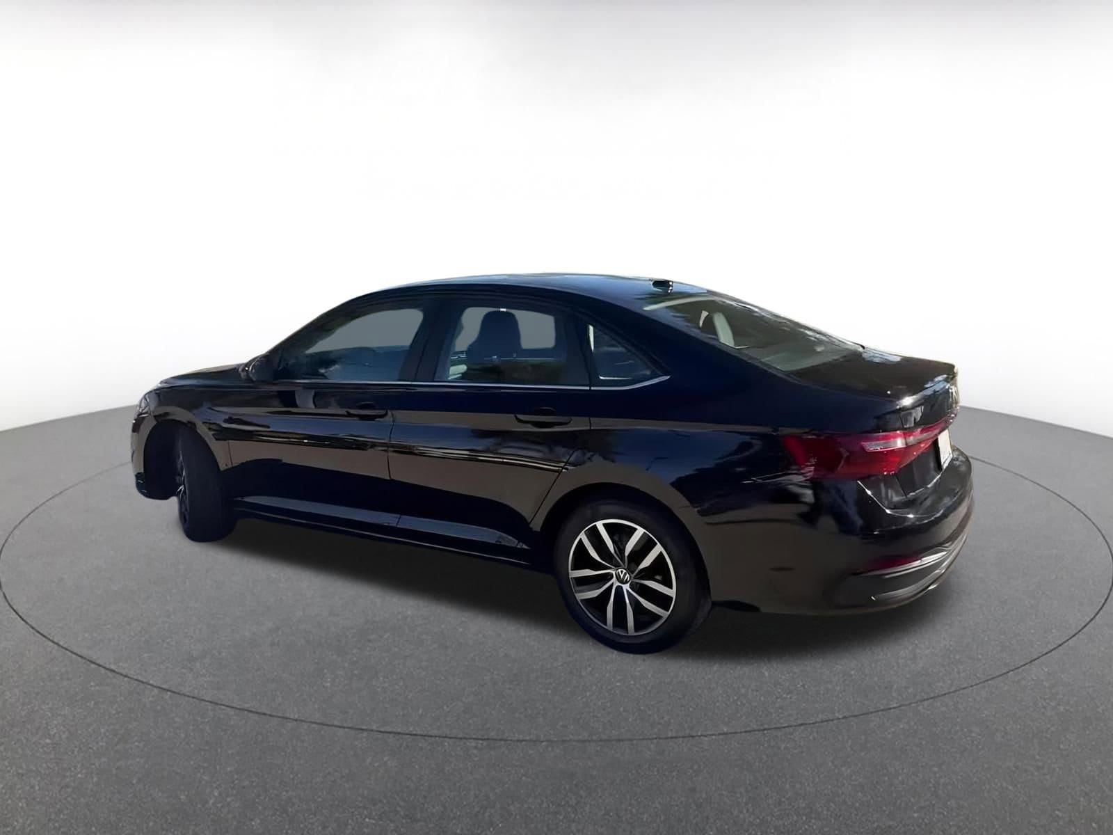 Thumbnail: 2025 Volkswagen Jetta - 10