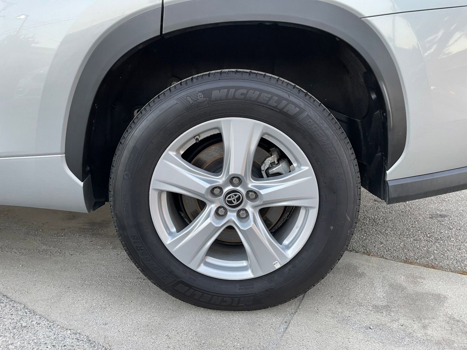 Thumbnail: 2025 Toyota Highlander - 32