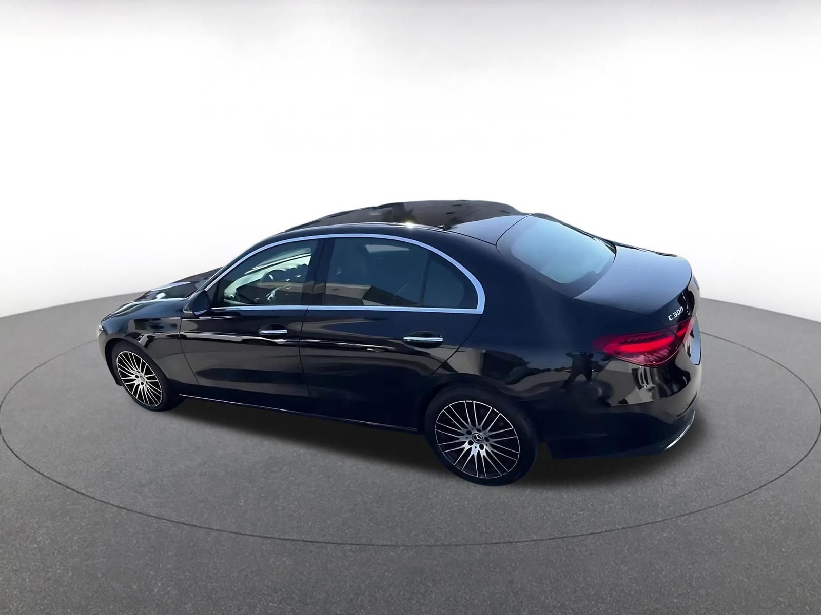 Thumbnail: 2024 Mercedes-Benz C-Class - 10